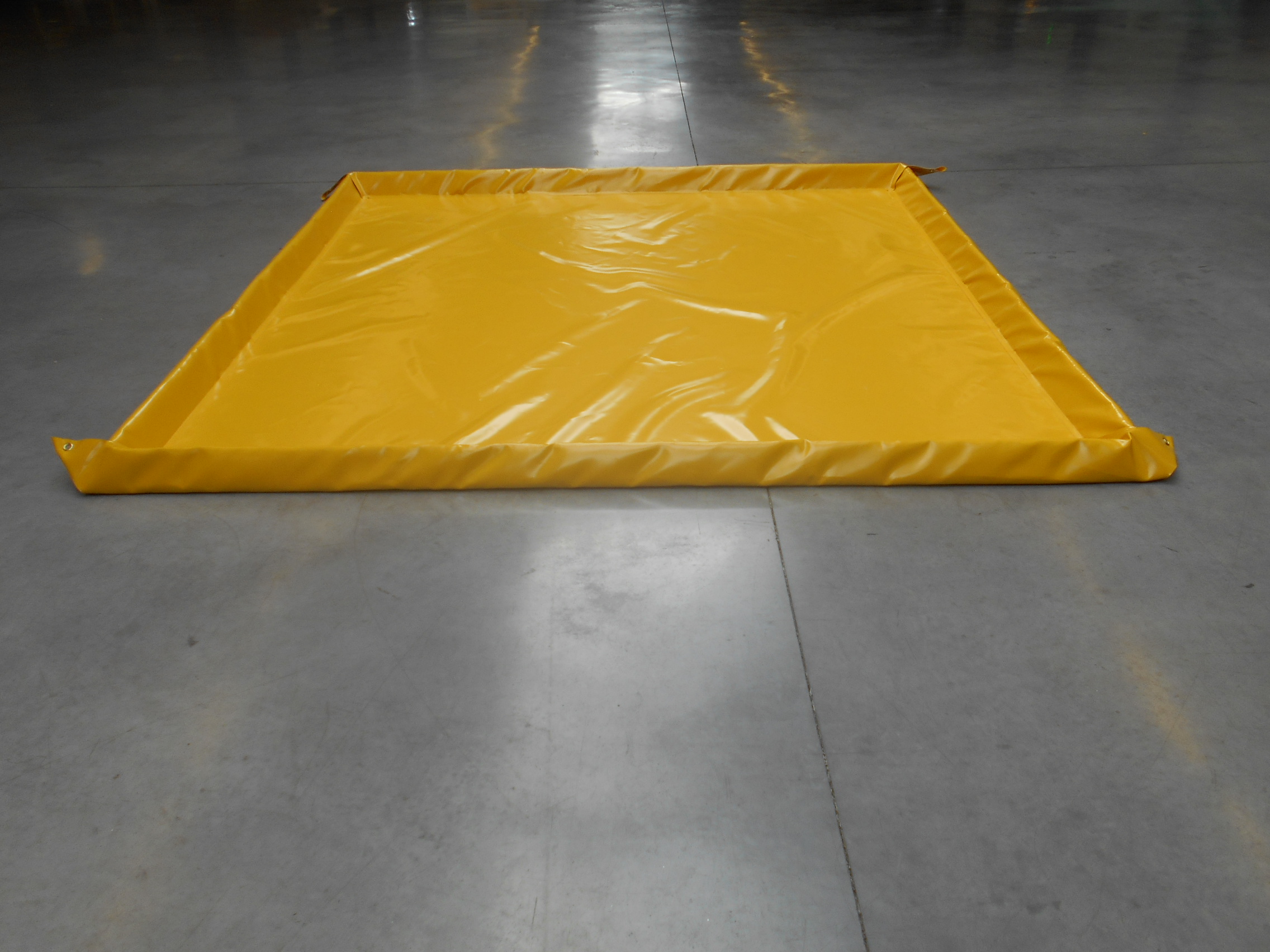 Bassin de rétention gonflable - tissu polyester enduit PVC 1100 g/m² - dimensions 2,55m x 2m_5