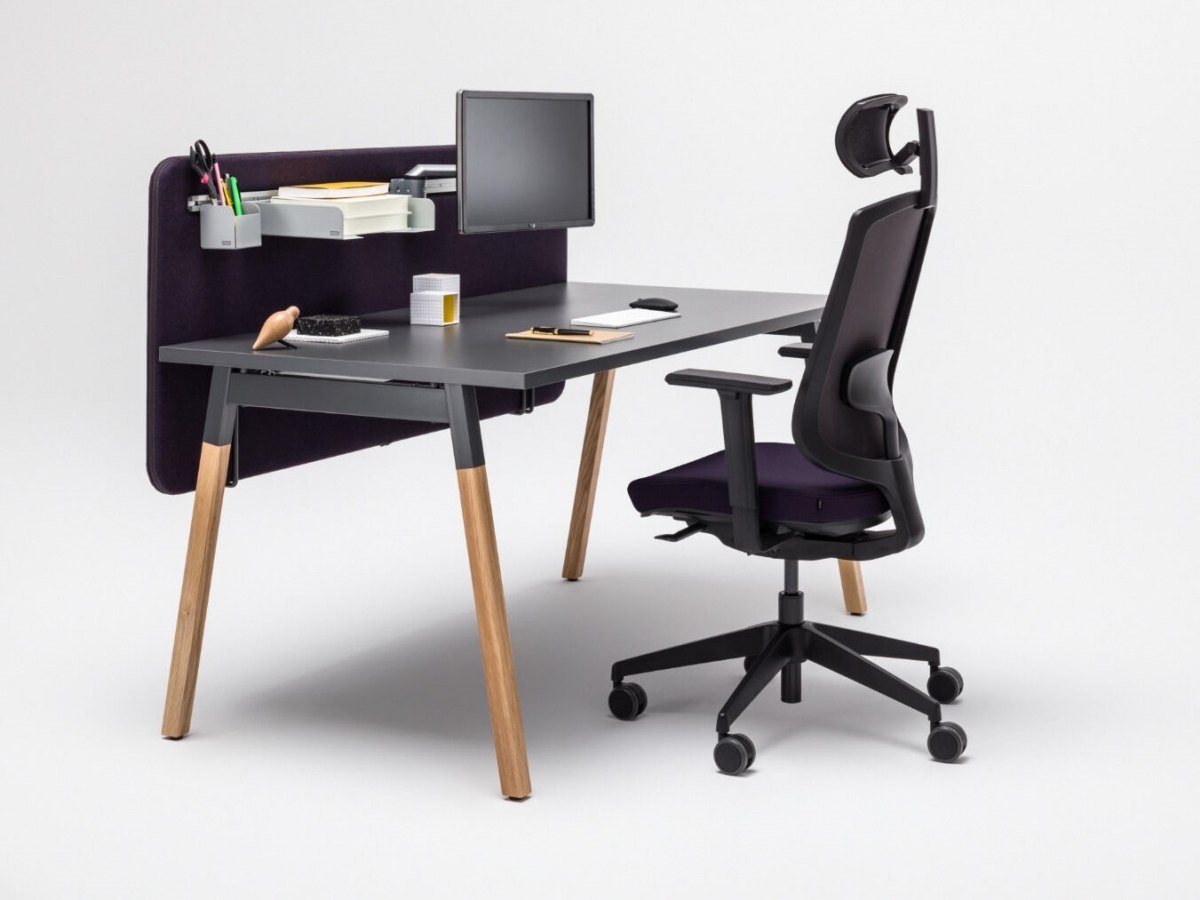 Bureau opératif esthétique et fonctionnel avec pieds en bois - OGI W - design minimaliste et finitions personnalisables_5