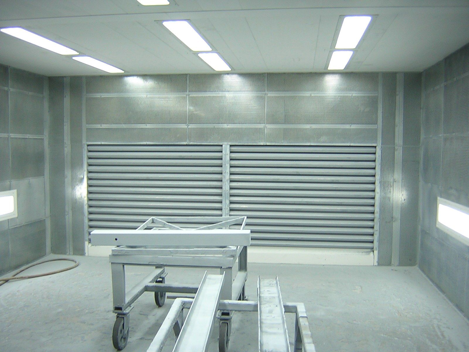 Cabine de métallisation - Protection anti-corrosion des métaux - Modulable et personnalisable_5