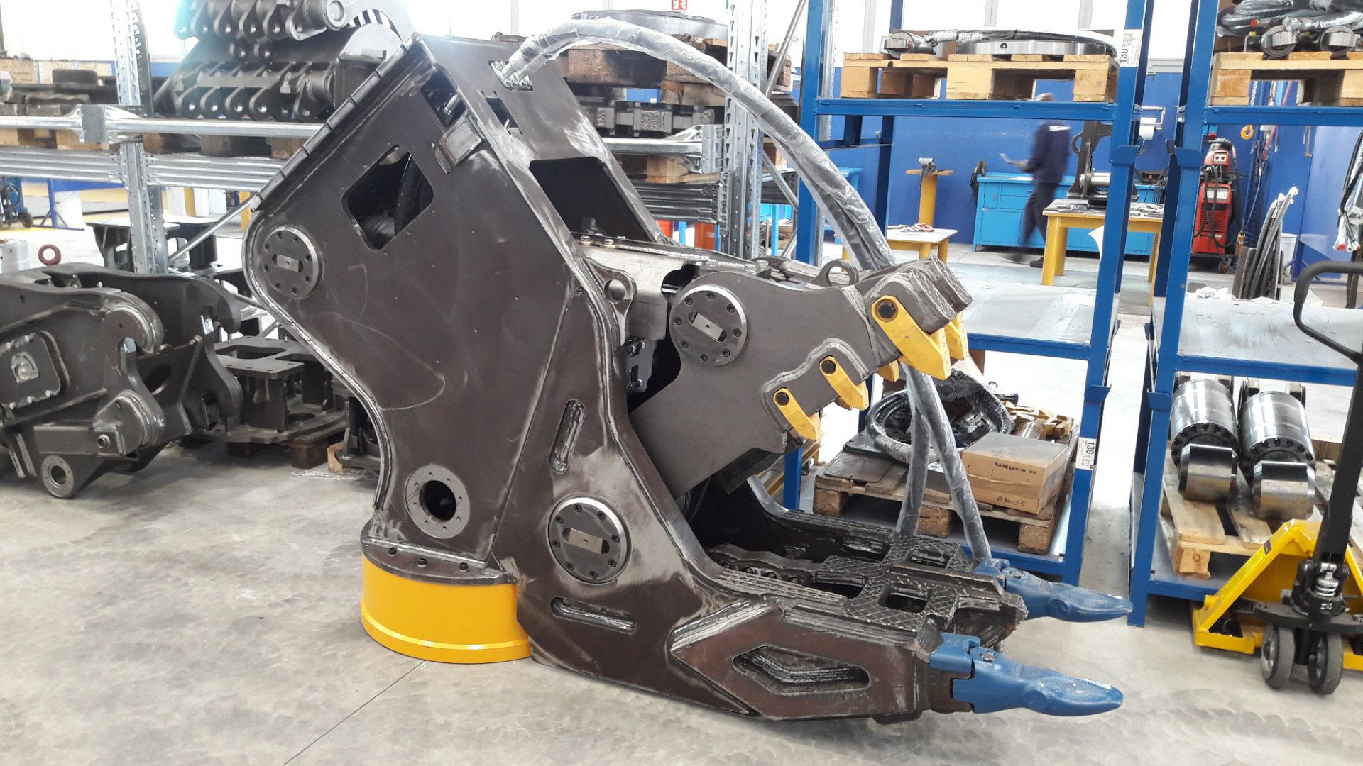 Broyeur a beton fixe (pelle 6-95 tonnes)_5