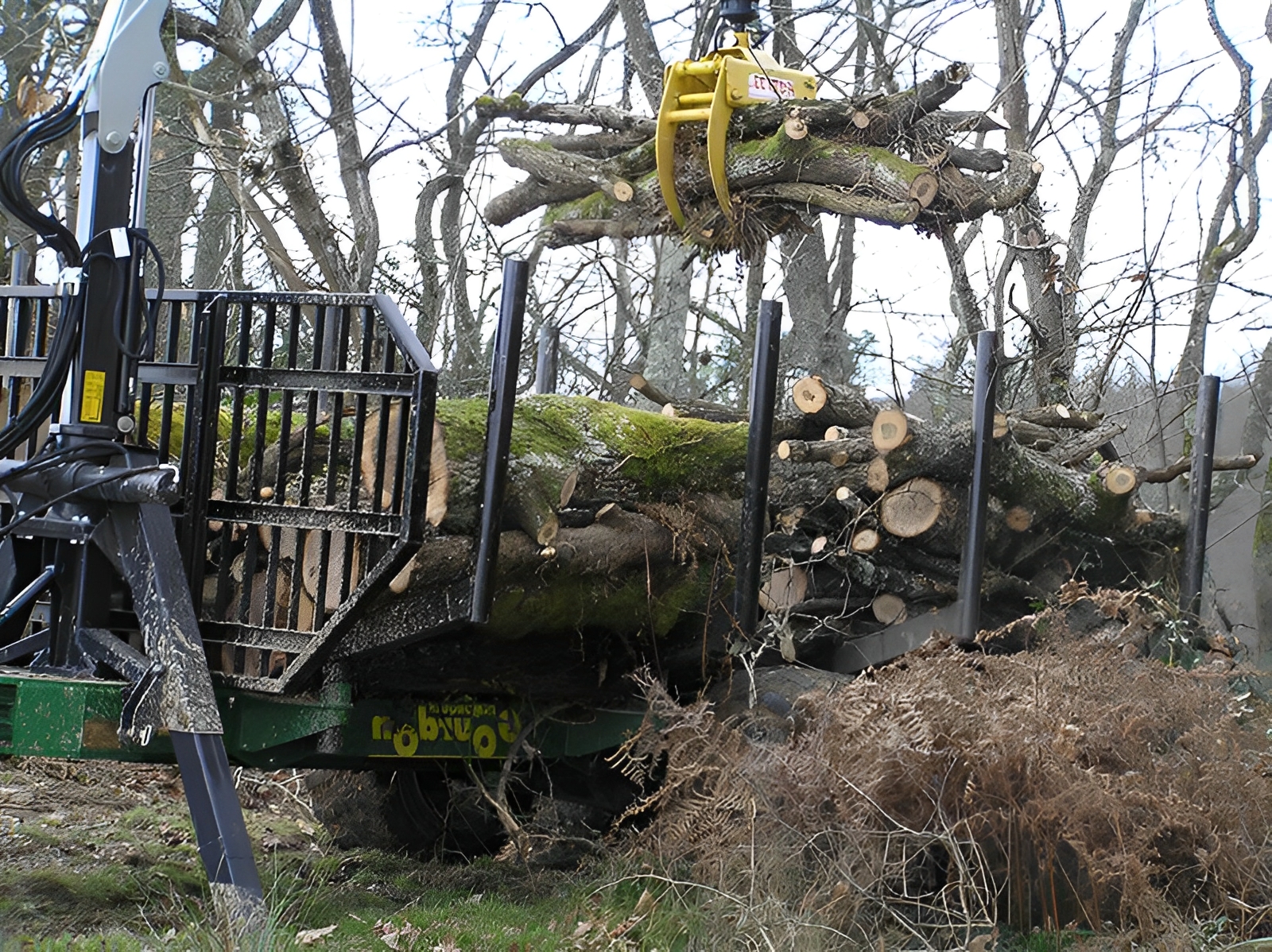 Remorque robuste pour transport de bois de chauffage
