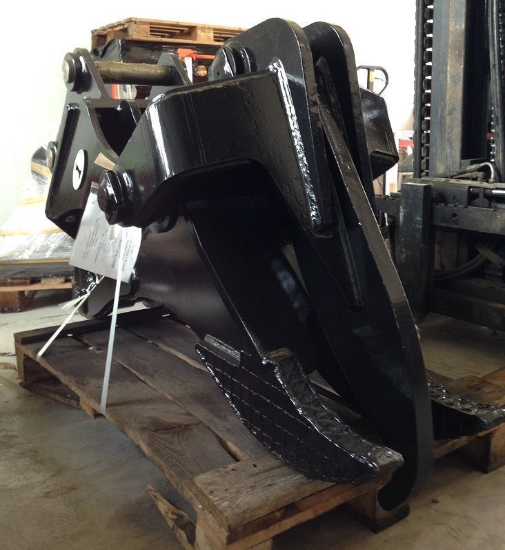 Croque souche pour pelle de 12 à 30 tonnes_5