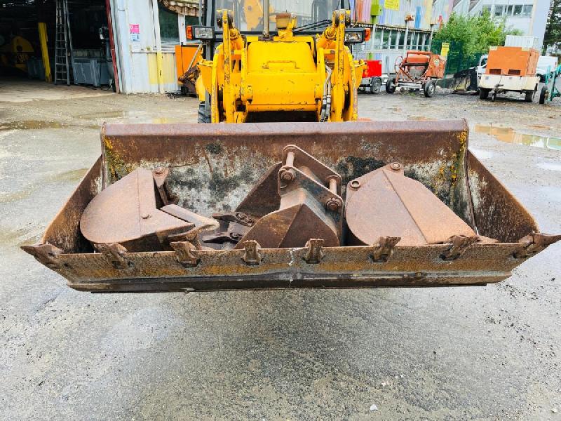 JCB tractopelle 2cx 5.2t (net de tva)_5