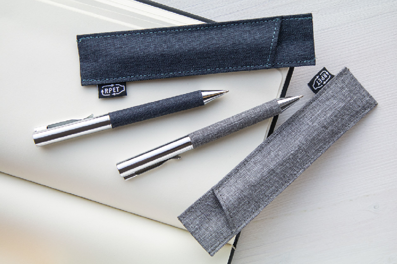 Stylo bille twist en métal - Corps en polyester RPET - Étui assorti - Encre bleue_5