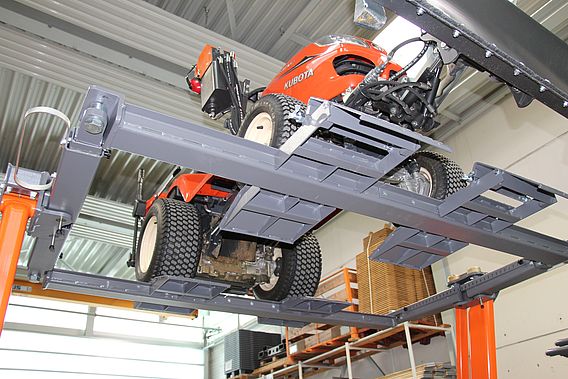 Pont élévateur mobile FA-TORO - 2,75 t / 2,3 m - électro-hydraulique, rampes d'accès et bras télescopiques_5