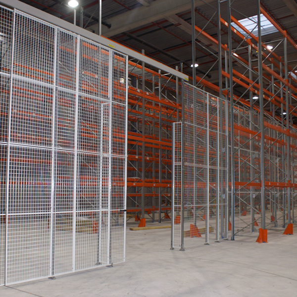 Cloison grillagée pour la délimitation des zones de stockage et la fermeture des stockages sensibles_5