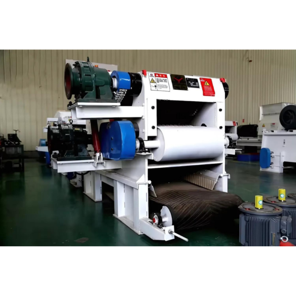 Machine de broyage de bois insonorisée avec cabine acoustique intégrale