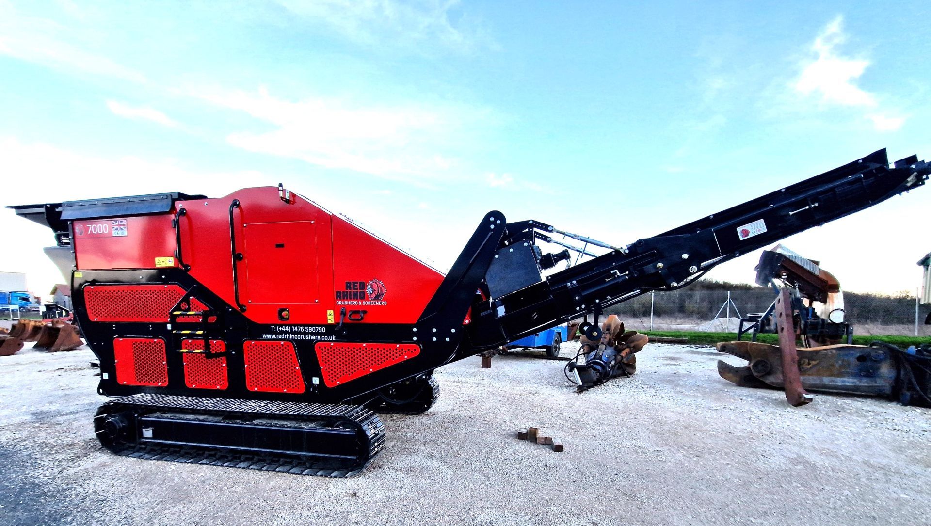 Concasseur à mâchoires de 12 tonnes - 7000 Plus RED RHINO_5