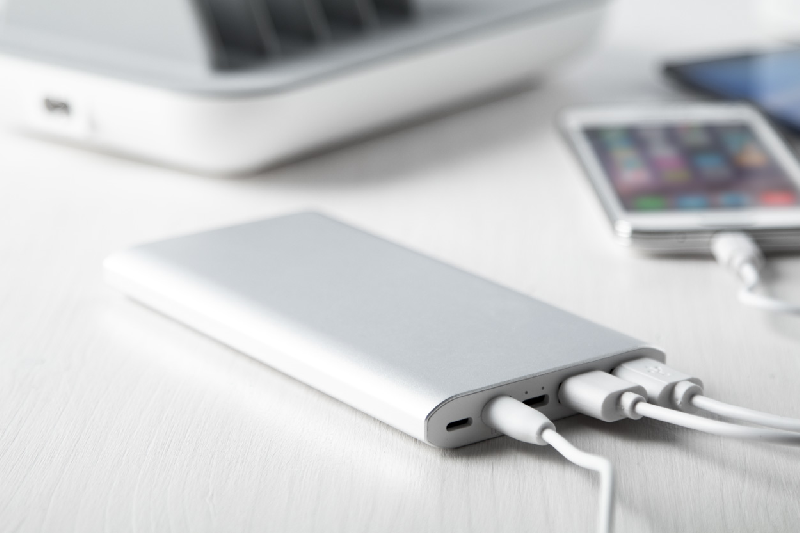 Power bank en aluminium - 10000 mAh - 2 ports USB et 2 ports USB-C - Couleur argenté_5