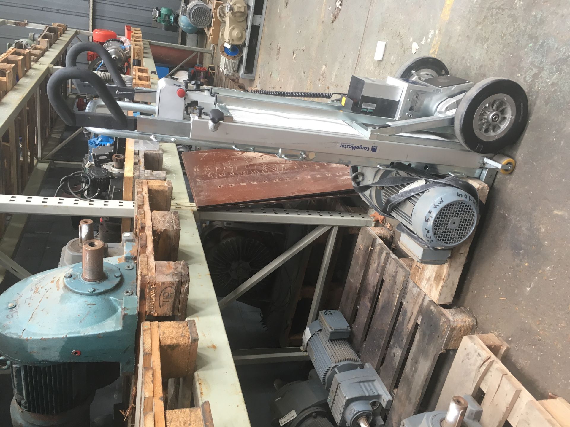 Diable électrique monte escalier 400 kg - CargoMaster C 400 - AAT avec élévateur intégré_6