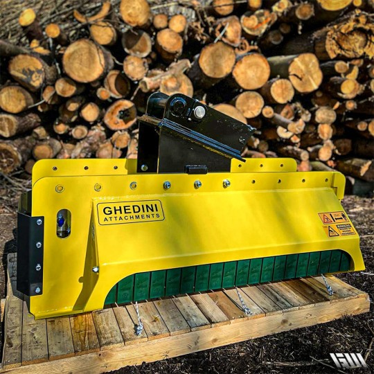 Débroussailleuse GHEDINI compatible avec pelles et mini-pelles de 8 à 25 tonnes