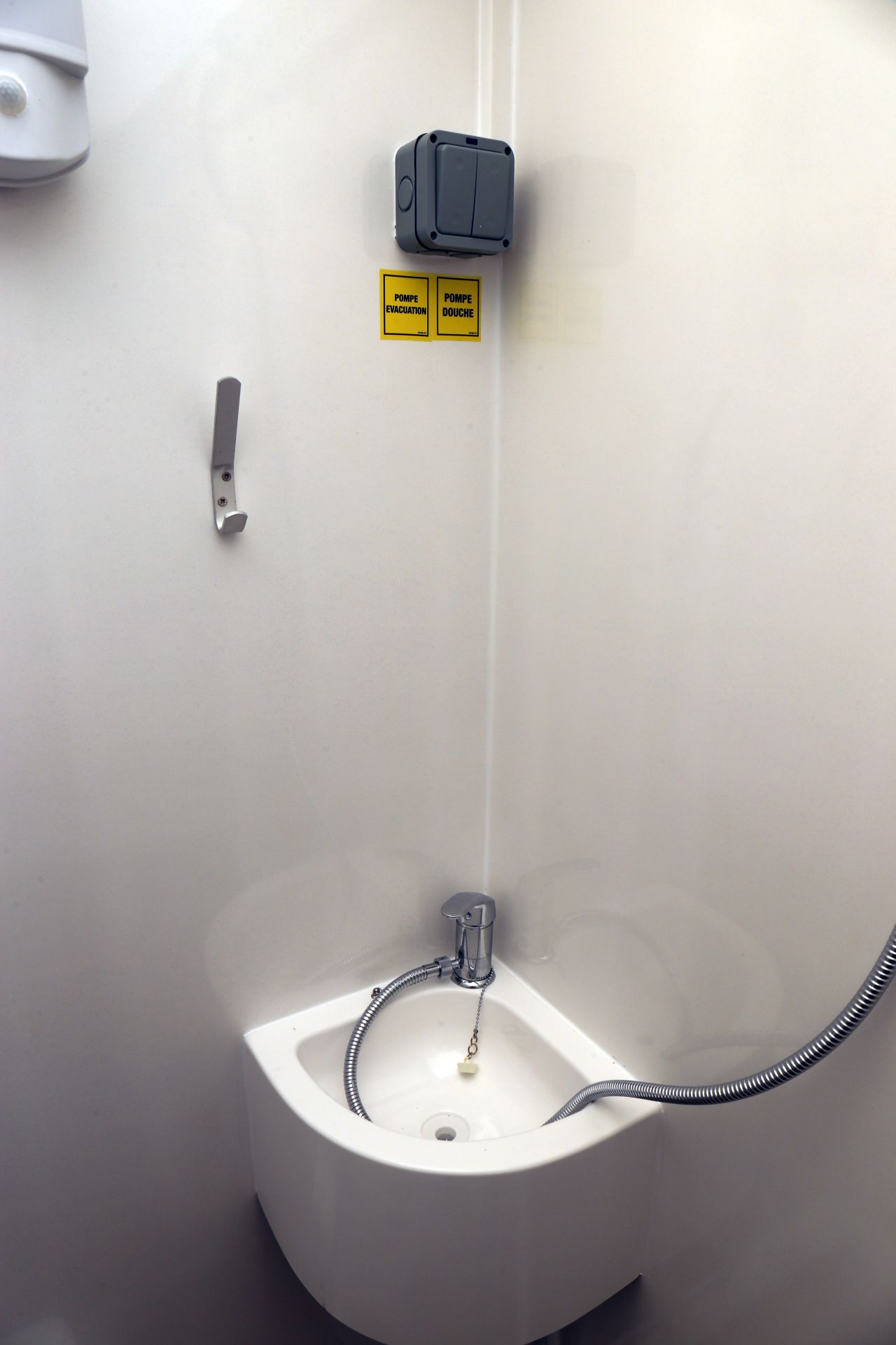 Unités mobiles de décontamination pour opérateurs en milieu pollué - Type 154 - Grande capacité, conformes INRS ED 6244_5