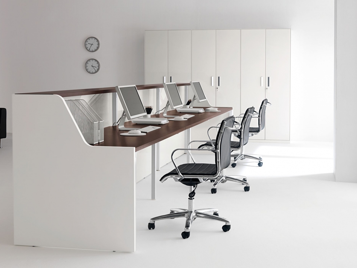 Banque d'accueil d'angle modulaire, idéale pour les espaces d'accueil professionnels - QUADRA_5