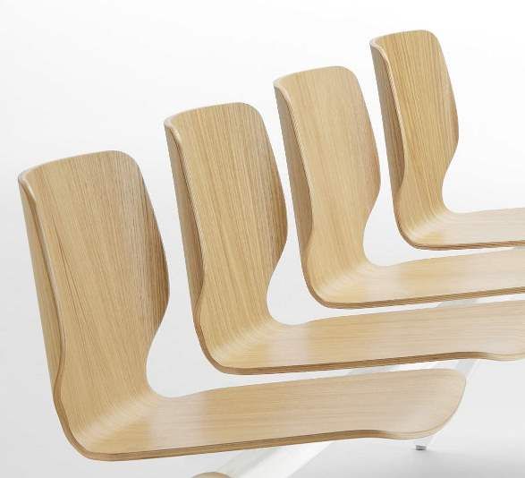 Poutre en aluminium injecté avec assises en bois courbé