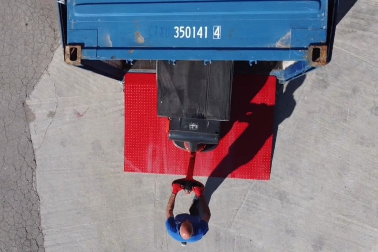 Rampe d'accès galvanisée à chaud pour conteneur au sol - Capacité 8T - AZ Ramp Hcry-08 GAV_5