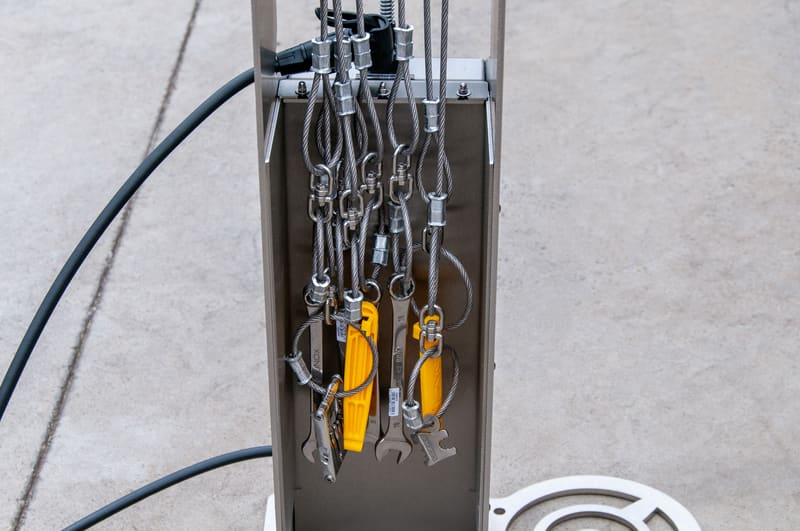 Borne de gonflage & réparation vélo tout en un personnalisable - 22 outils fournis_5