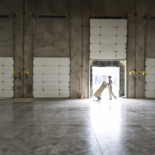 Portail sectionnel vertical GVL - approprié pour entrepôts logistiques avec hauteurs structurelles très élevées_5