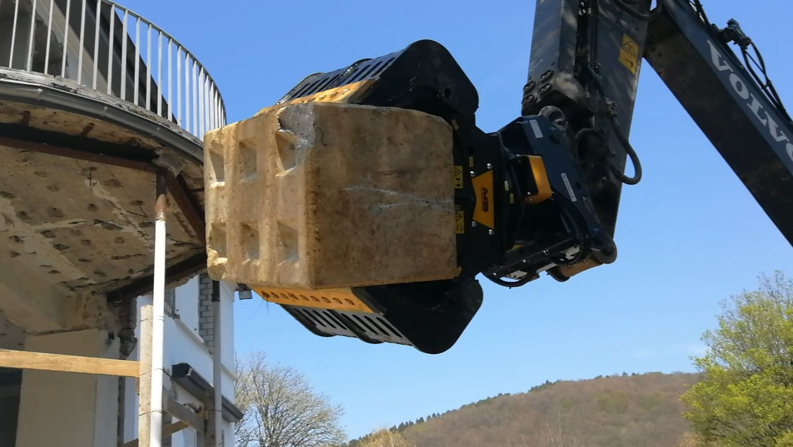 Pince de tri MB-G1000 S4 - pour engins de chantier de 18 à 25 tonnes - haute précision et force de fermeture élevée_5