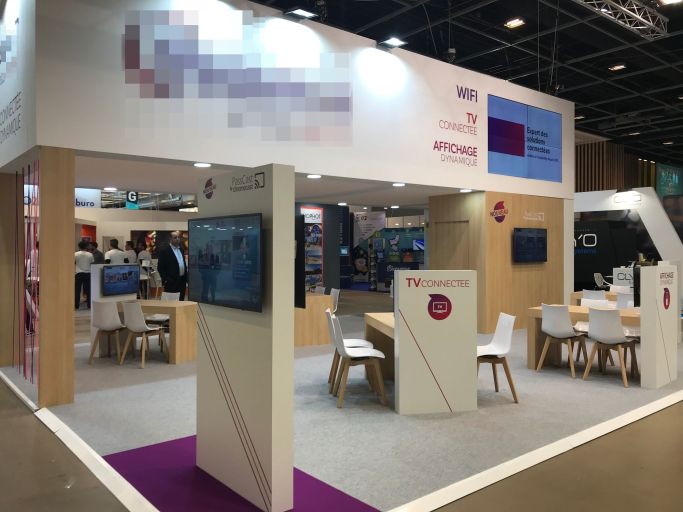 Stand attractif et modulable - Équipé d'écrans dynamiques et d'espaces de discussion - Salon EquipHotel 2018_5