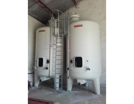 Cuve vinicole en fibre de polyester sur pieds - Capacité de 50 HL à 300 HL - Fabrication française_5