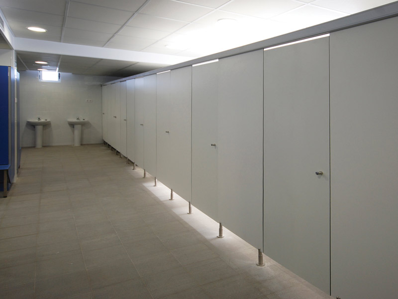 Cabine vestiaire personnalisable pour différentes configurations
