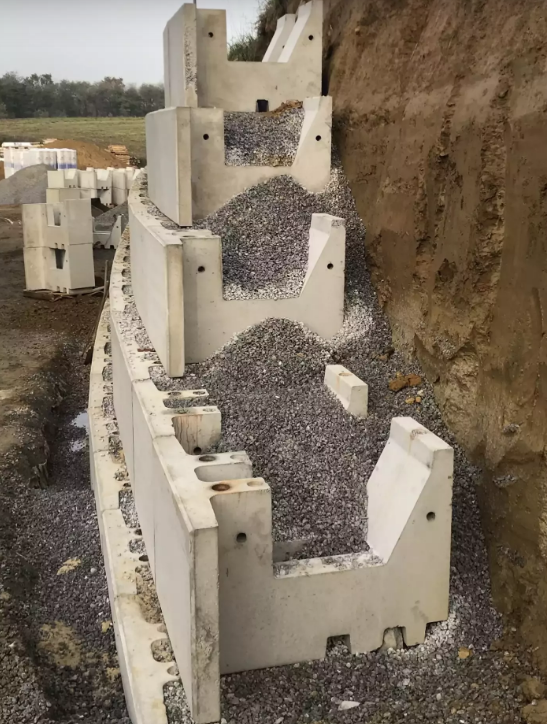 Bloc modulaire droit ou incliné à à 15° ou 22°, sans fondation béton - BETOTITAN XL - Pomel Beton_5