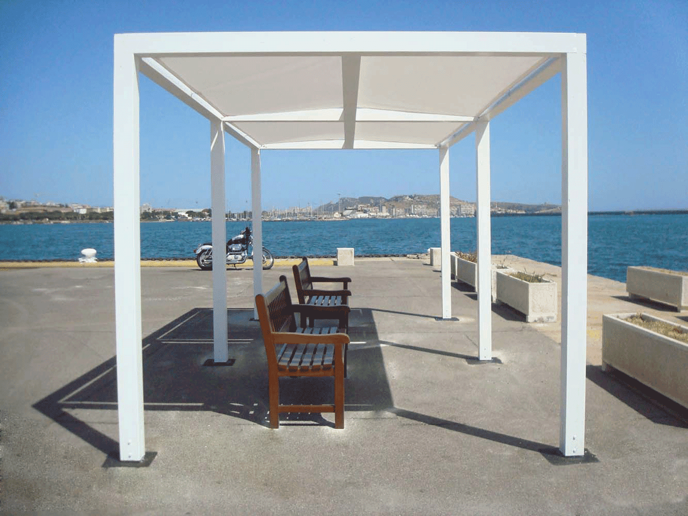 Banc public Göteborg UM345 - bois tropical traité avec finition teinte naturelle_5