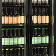 Vitrine réfrigérée noire - FSC BLACK à 2 portes avec caisson lumineux et cadre aluminium_5