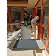 Plateforme élévatrice monte-escaliers droits pour accès PMR - Garaventa Lift X3_5