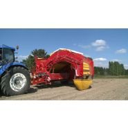 Machine agricole avec système TerraControl pour réglage indépendant