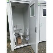 Unité sanitaire extérieure en gris clair RAL 7035