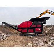 Concasseur à mâchoires avec trémie vibrante hydraulique - 8000 RED RHINO Concasseur à mâchoires avec trémie vibrante hydraulique - 8000 RED RHINO