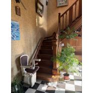 Monte-escalier monorail adapté aux escaliers arrondis - Handicare tournant Freecurve_5