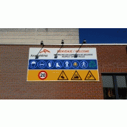 Panneau de signalisation pour extérieur