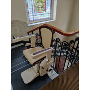 Fauteuil monte-escalier Vimec Capri - repose-pieds antidérapants, pour escaliers tournants - design sûr et esthétique_5