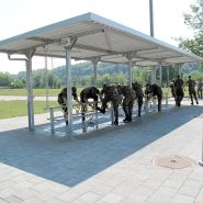 Système de lavage de chaussures pour fermes et écoles de police