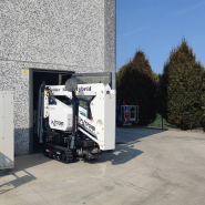 Nacelle élévatrice avec mouvement vertical constant pour franchissement d'obstacles