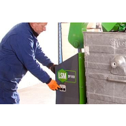 Compacteur, tasseur de bac 660L à 1100L pour cantines et établissements scolaires. Compacteur, tasseur de bac 660L à 1100L pour cantines et établissements scolaires.