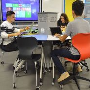 Table modulable ARATAB DYN ECO - 6 tables avec station de recharge Mobicharge, rabattables et empilables_5