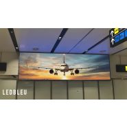 EXTRA GRAND écran LED pour aéroports faible consommation taille sur mesure pour communication aux passagers