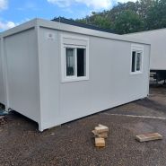 Bungalow monobloc ou juxtaposable standard - dimensions 6050x2450x2730mm - structure galvanisée avec isolation et équipements électriques_6