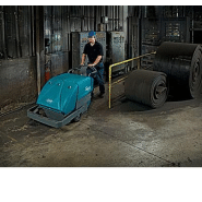 S10 Balayeuse industrielle TENNANT autotractée_5