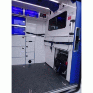 Vue arrière de l'ambulance Renault Master L3H2 2017