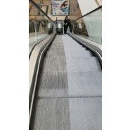 Step100 pour un nettoyage professionnel et une accessibilité immédiate des escalators