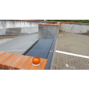 Dispositif anti-crue avec barrière automatique pour zones inondées