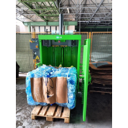 Presse à balles haute capacité V16 pour les déchets de l'industrie - Compactage intensif pour environnement exigeant._5