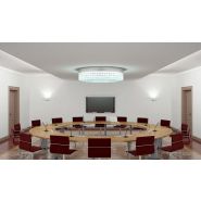 Table professionnelle avec pieds en retrait pour confort