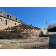 Blocs béton empilables pour murs résistants