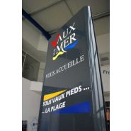 Totem d'intérieur ou d'extérieur sur mesure, idéal pour les boutiques - OUEST ENSEIGNES_5