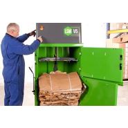 Petite presse à balles verticale V5 - Compacteur pour carton et papier - compactage efficace et standardisé. Petite presse à balles verticale V5 - Compacteur pour carton et papier - compactage efficace et standardisé.
